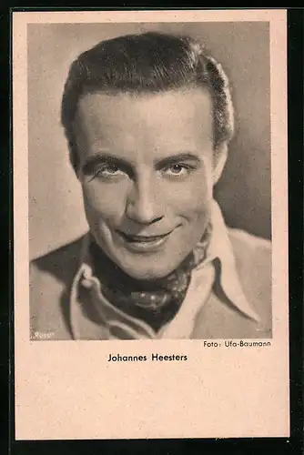 AK Schauspieler Johannes Heesters mit freundlichem Lächeln