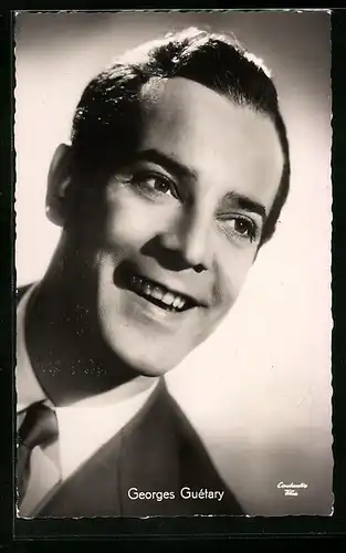 AK Schauspieler Georges Guétary mit fröhlichem Lachen