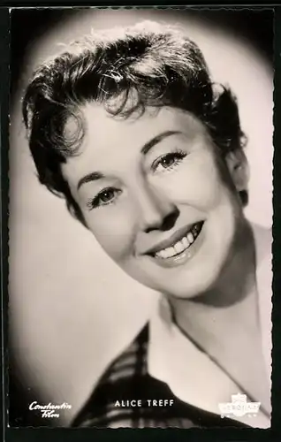 AK Schauspielerin Alice Treff mit freundlichem Lachen
