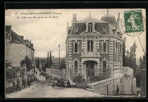 AK Vicq-sur-Gartempe, La Villa des Iles et la rue du Pont