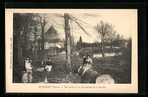 AK Auxances, Vue prise sur la rive gauche de la Riviere