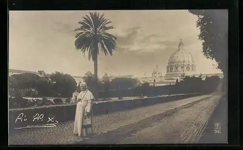 AK Rom, Papst Pius X. auf einer Strasse vor dem Petersdom