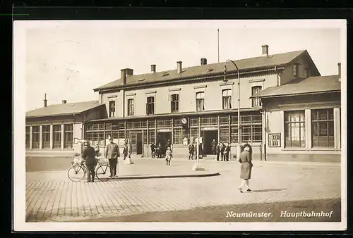 AK Neumünster, Hauptbahnhof mit Passagieren