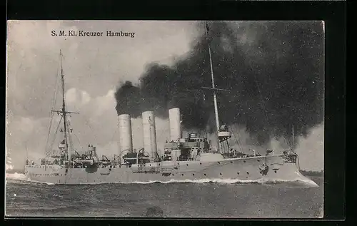 AK S. M. Kriegsschiff Hamburg in voller Fahrt