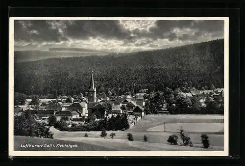 AK Zell /Fichtelgeb., Gesamtansicht aus der Vogelschau mit Wolkenhimmel