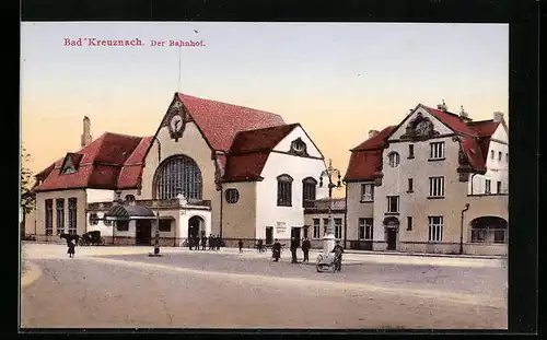 AK Bad Kreuznach, Bahnhof mit Strasse