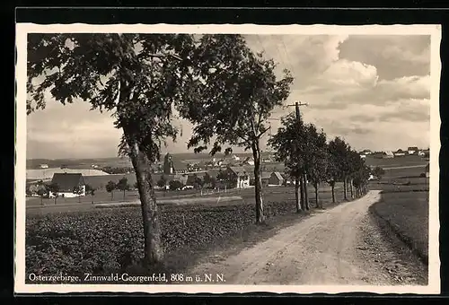 AK Zinnwald-Georgenfeld im Osterzgebirge, Ortsansicht aus der Ferne