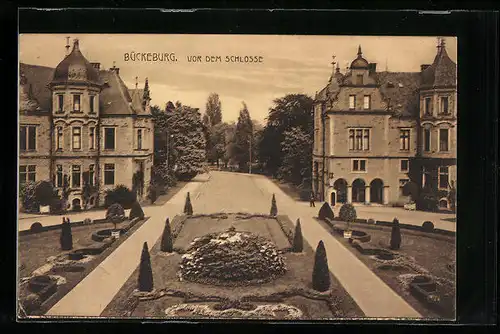 AK Bückeburg, Partie vor dem Schlosse