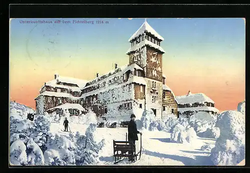 AK Oberwiesenthal (sächs. Erzgeb.), Unterkunftshaus auf dem Fichtelberg im Schnee