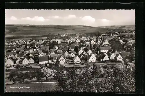 AK Beverungen /Weser, Ortsansicht von einem Berg aus