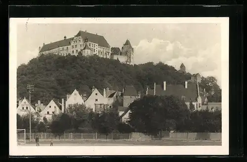 AK Landshut, Blick auf Schloss Trausnitz von den Grieserwiesen