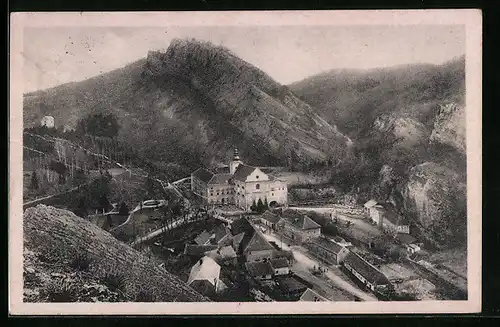 AK St. Johann, Ortsansicht unter dem Felsen