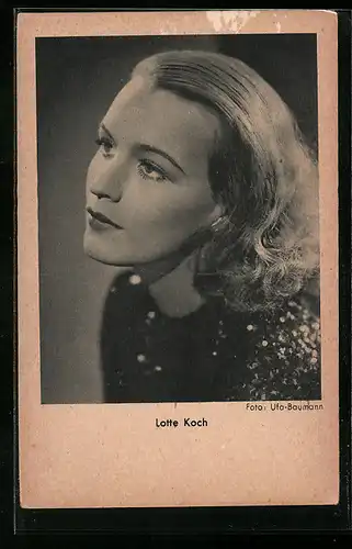 AK Schauspielerin Lotte Koch mit verträumtem Blick