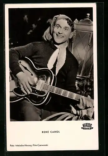 AK Schauspieler René Carol mit Gitarre