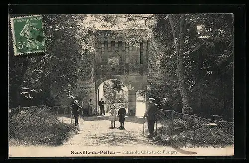 AK Neuville-du-Poitou, Entrée du Château de Furigny