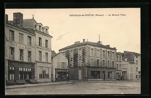 AK Neuville-de-Poitou, La Grande Place