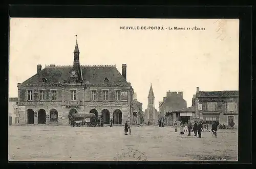 AK Neuville-de-Poitou, La Maire et l`Église