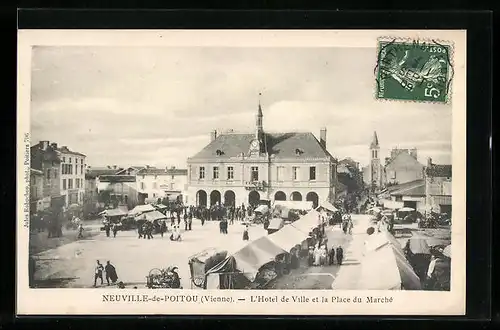 AK Neuville-de-Poitou, L`Hotel de Ville et la Place du Marché