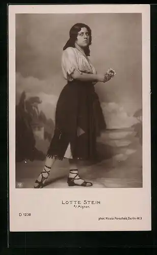 AK Schauspielerin Lotte Stein mit ängstlichem Blick