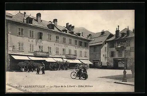 AK Albertville, La Place de la Liberté, Hotel Million