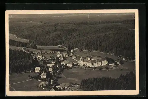 AK Neustadt / Schwarzwald, Totale mit Kinderheim Schloss Friedenweiler