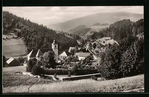 AK Hanusovice, Gesamtansicht mit der Kirche im Vordergrund