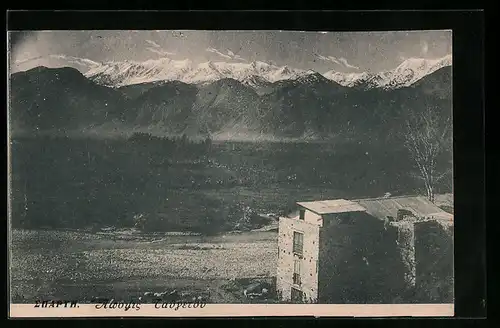 AK Sparta, Landschaftspanorama gegen das Gebirge, ein Bauernhaus im Vordergrund