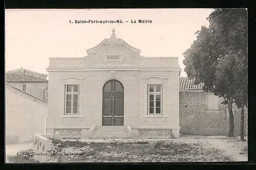AK Saint-Fort-sur-le-Né, la Mairie