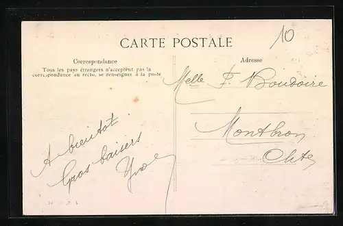 AK Alloue, Un coin des Halles et la Route de Champagne