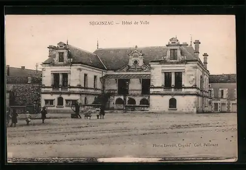 AK Segonzac, Hotel de Ville