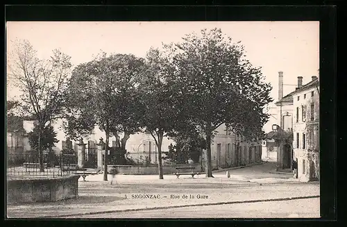 AK Segonzac, Rue de la Gare