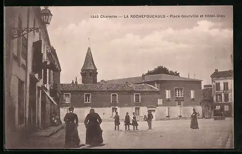 AK La Rochefoucauld, Place Gourville et Hotel-Dieu