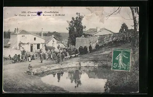 AK Confolens, Charente, Le Champ de Foire des Moutons a St-Michel
