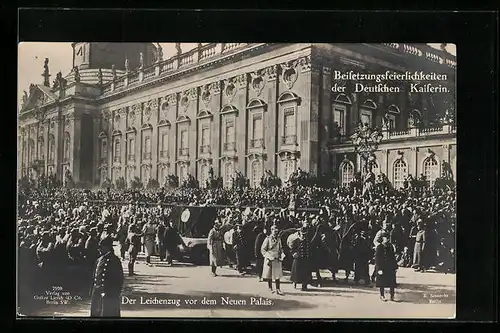 AK Potsdam, Beisetzungsfeier der Kaiserin, Leichenzug vor dem Neuen Palais