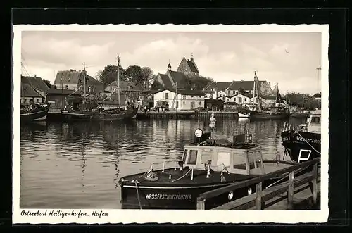 AK Heiligenhafen /Ostsee, Hafen mit Ortsblick