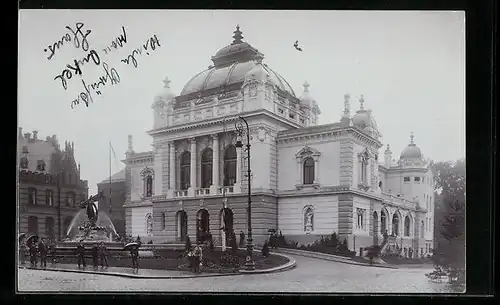 Foto-AK Rendsburg, Stadttheater mit Vorplatz, 1912