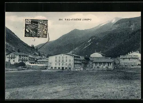 AK Val-d`Isére, Ortsansicht mit Bergkulisse