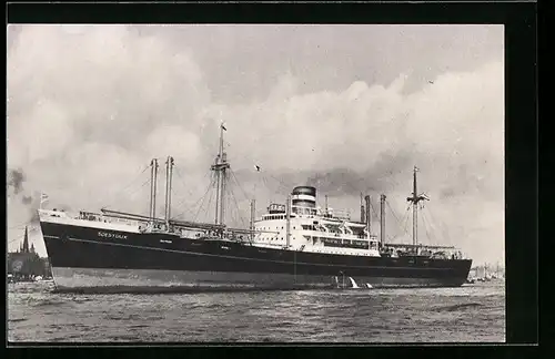 AK Handelsschiff S.S. Soestdijk in Hafennähe