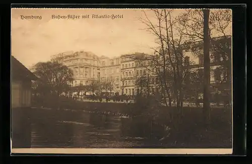 AK Hamburg, Aussen-Alster mit Atlantic-Hotel