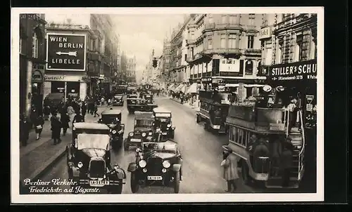 AK Berlin, Autoverkehr in der Friedrichstrasse Ecke Jägerstrasse