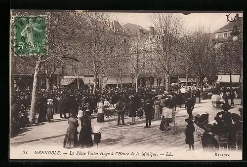 AK Grenoble, La Place Victor-Hugo à l`Heure de la Musique