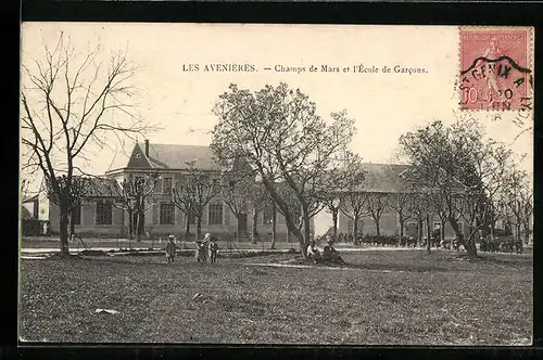 AK Les Aveniéres, Champs de Mars et l`École de Garcon