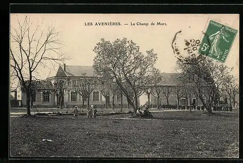 AK Les Avenières, Le Champ de Mars