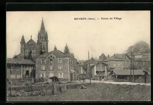 AK Roybon, Entrée du Village