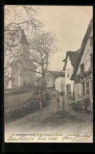 AK St. Martin-de-la-Cluze, La Rue Vieille et le Clocher