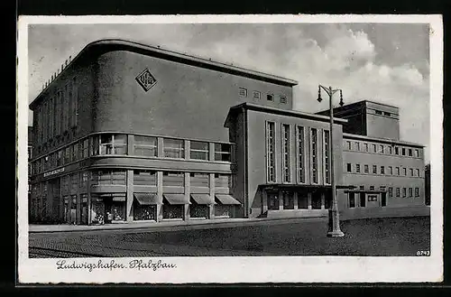 AK Ludwigshafen, Pfalzbau mit Strasse