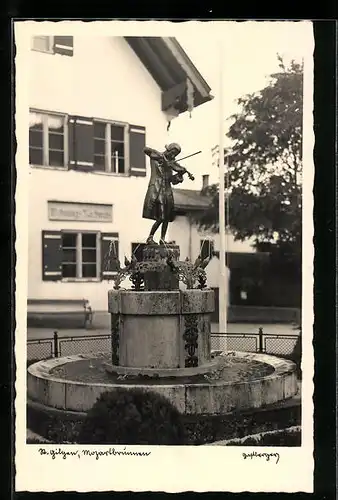 AK St. Gilgen, Am Mozartbrunnen