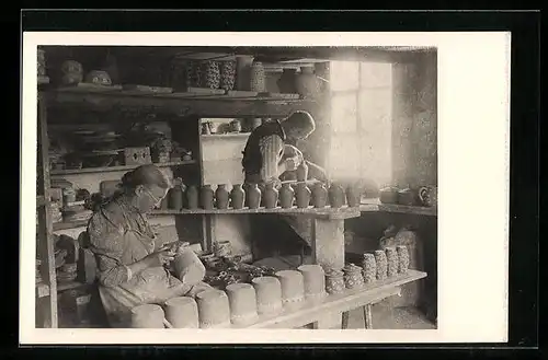 AK Heimberg, Töpferpaar der Berner Hausindustrie in seiner Werkstatt
