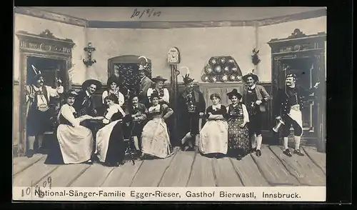 Foto-AK Innsbruck, National-Sänger-Familie Egger-Rieser, Gasthof Bierwastl