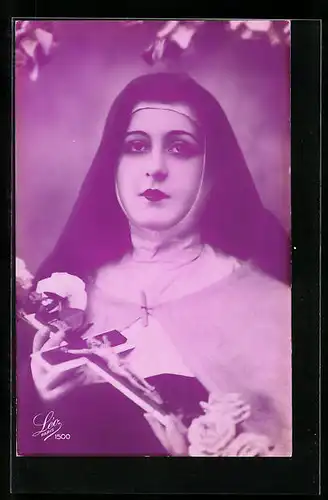 Foto-AK Leo, Paris Nr. 1500: Nonne mit Kreuz und Rosen